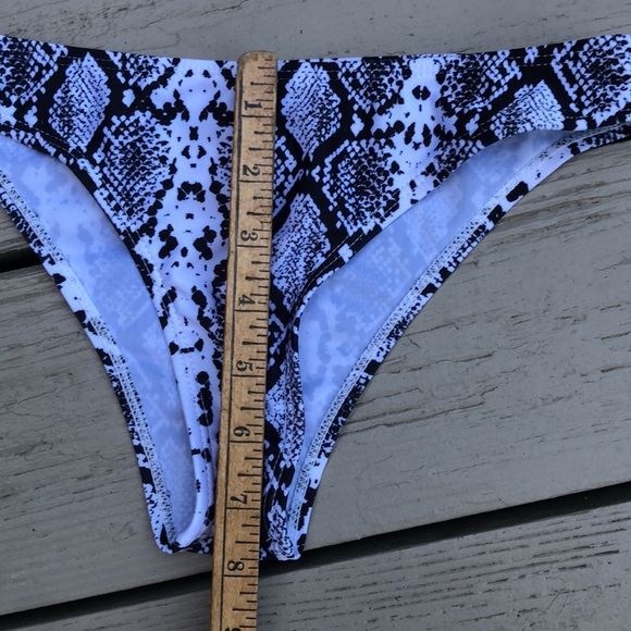 NWOT black and white python snake skin print strapless bikini - Picture 5 of 13